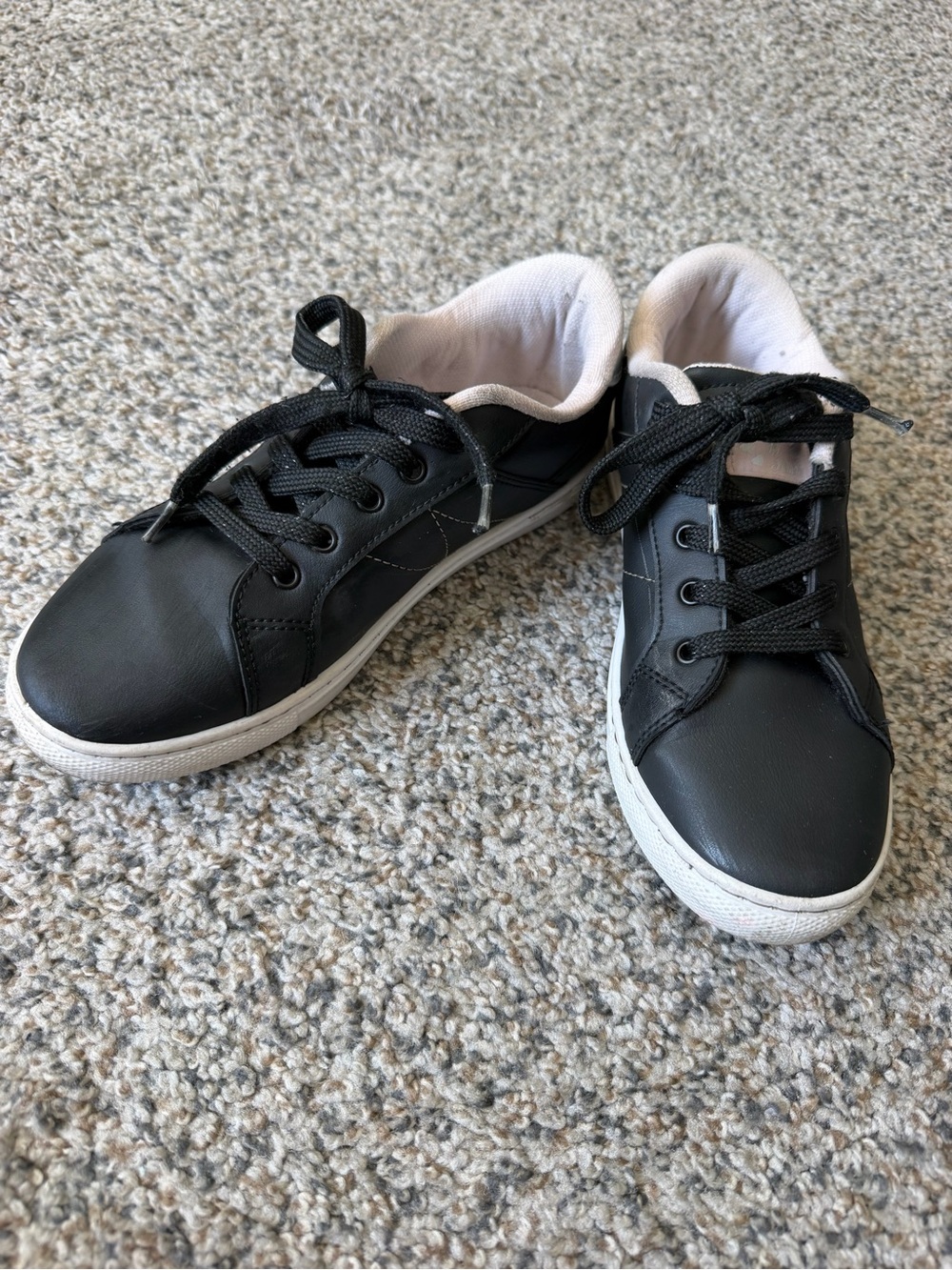 LC Waikiki  Kids Black/White Low Top Lace-Up Athletic Sneaker, Solid Logo